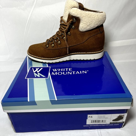 Women ankle booties by White Mountain - Picture 1 of 5